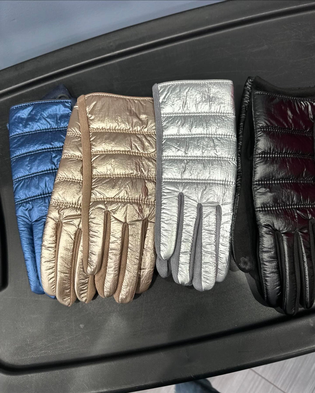 Nylon Puff Gloves