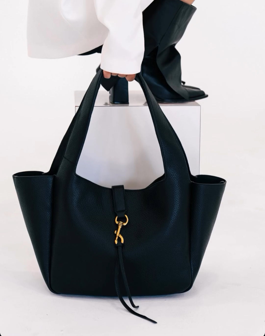 Vegan Leather Zip Closure Tote