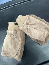 Load image into Gallery viewer, Faux Fur Gloves