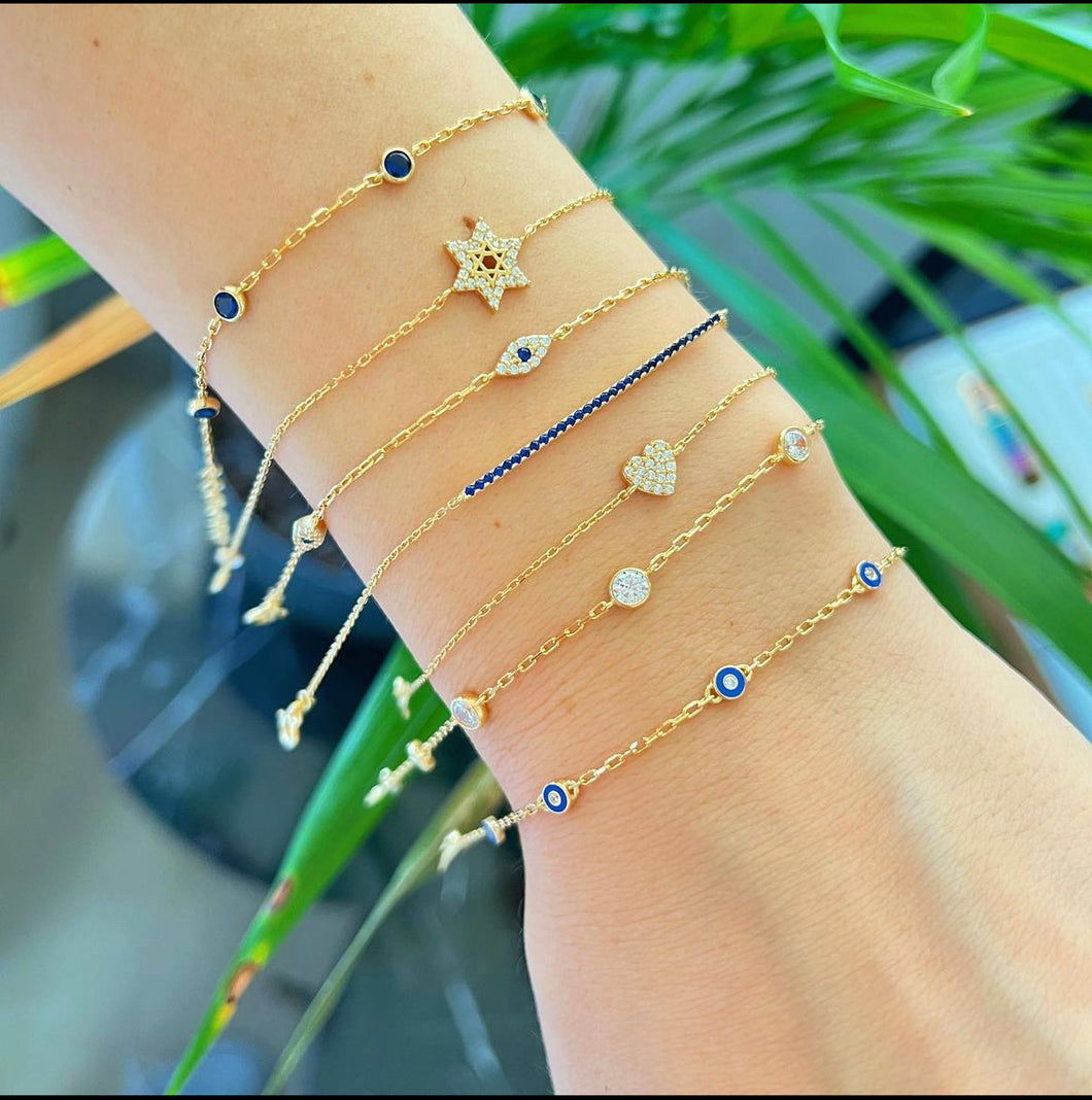 Dainty evil eye bracelet