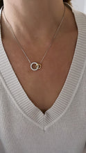 Load image into Gallery viewer, Interlocking Circles Necklace