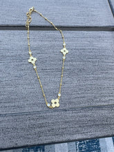 Load image into Gallery viewer, Sterling Flower Bezel Choker