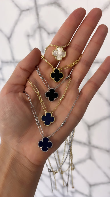 Clover Necklace on Mixed Chain