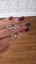 Load image into Gallery viewer, Bubble Stone Scattered Post Earrings