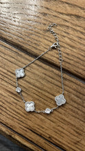 Load image into Gallery viewer, Silver Mother of Pearl Clover Bracelet