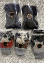 Load image into Gallery viewer, Gorgeous Leather and Fur Fingerless Gloves
