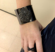 Load image into Gallery viewer, Pave Crystal Stone Cuff