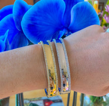 Load image into Gallery viewer, CZ Outlined Bangle