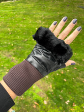 Load image into Gallery viewer, Gorgeous Leather and Fur Fingerless Gloves